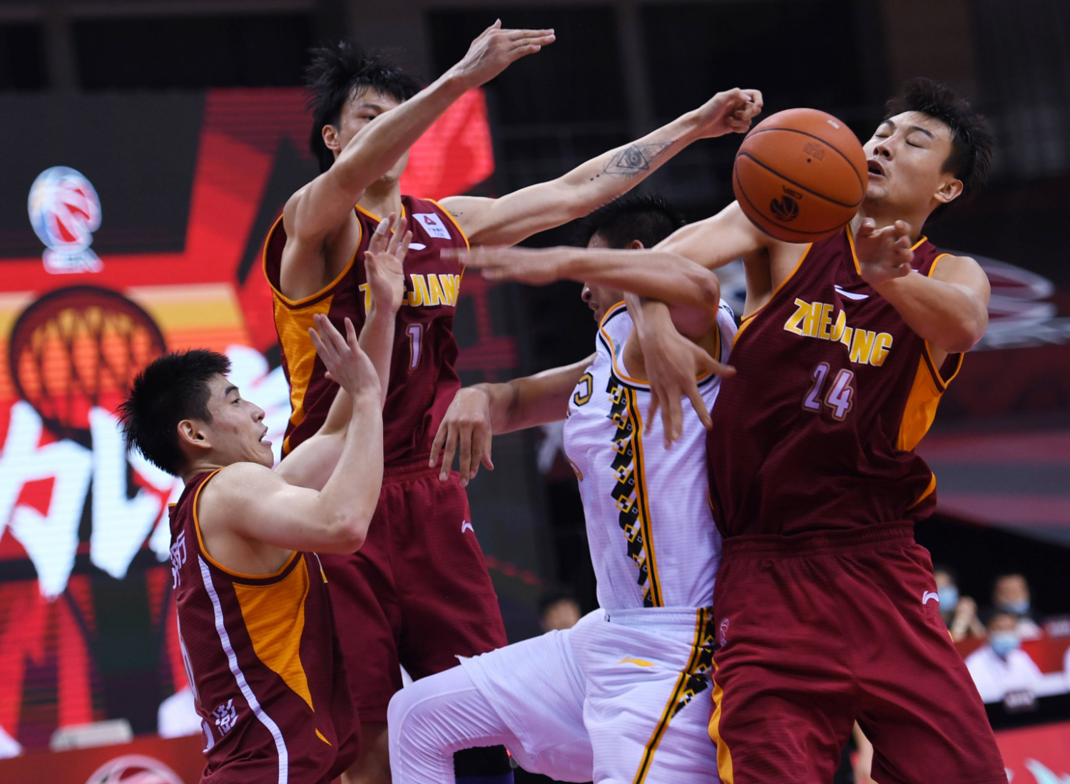 九游娱乐-赛后浙江稠州备战欧篮联；官宣签约细节曝光；目标明确；控场能力受关注(浙江稠州男篮主力队员名单)