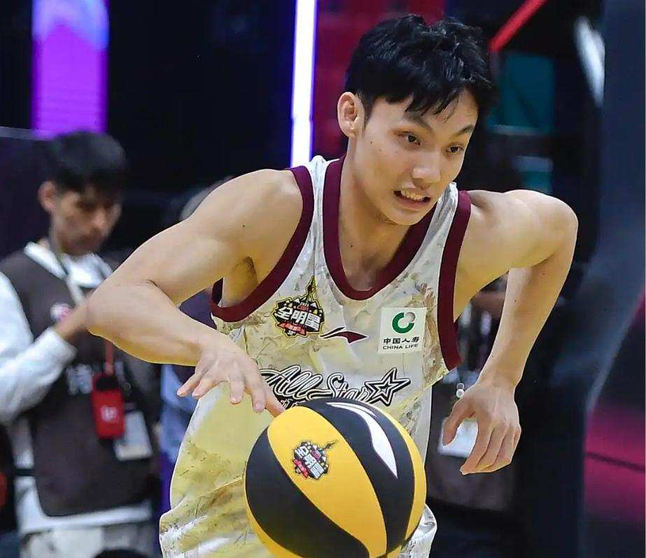 九游-风云突变！广州队转会期门线救险，CBA季后赛版图或变，引发热议，球队文化再被提及(CBA激战迎终章)